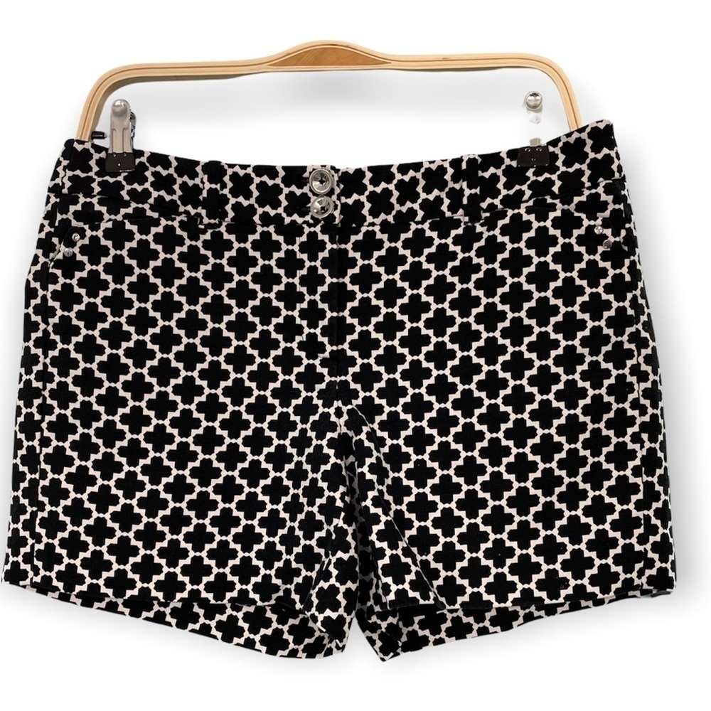 WHBM Black & White Shorts bling accents, front & back pockets stretch cotton, 6 